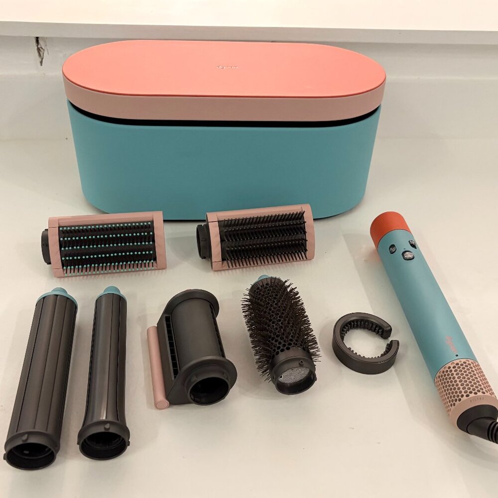Dyson Airwrap in Ceramic Pop (like new)